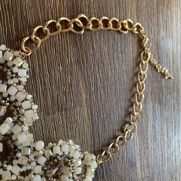 Beautiful Gold/Natural Toned Bib Necklace - Picture 7 of 8